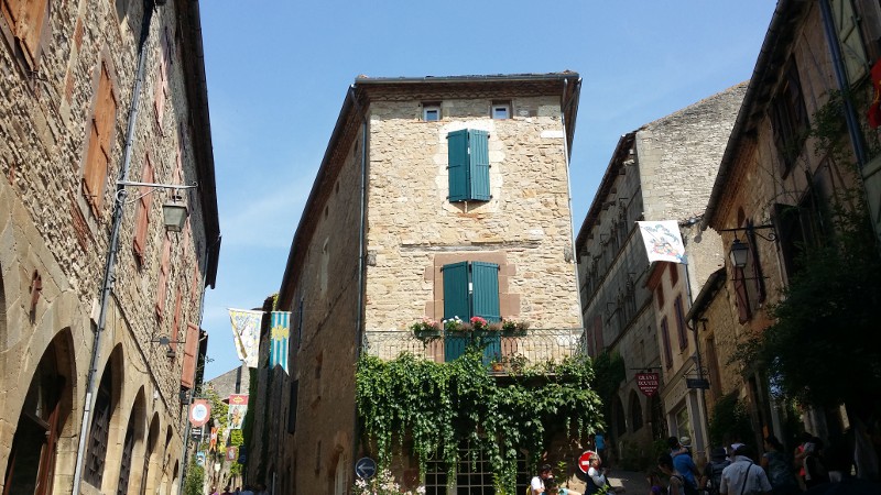 Cordes-sur-Ciel la rue St-Michel