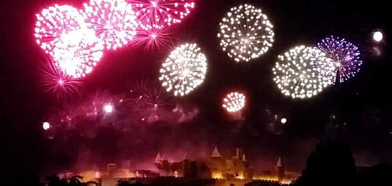 Feu d'artifice à la cité de Carcassonne le 14 juillet 2015