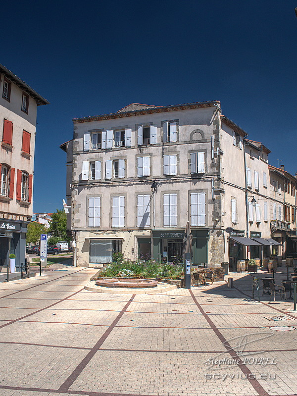 Place Roger Salengro à Castres